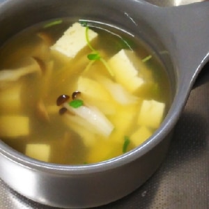 キノコと豆腐の簡単スープ